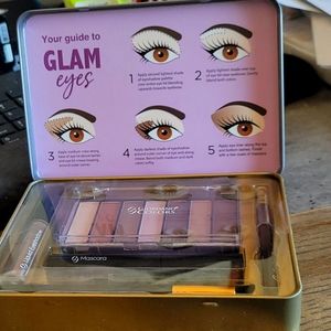 Brand new GIORDANO glam eyes set